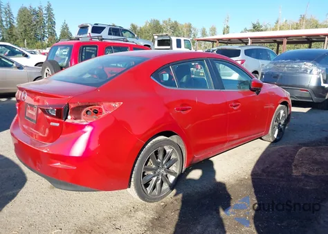2018 Mazda Mazda3 Touring из США, поврежденный, VIN 3MZBN1V32JM187045